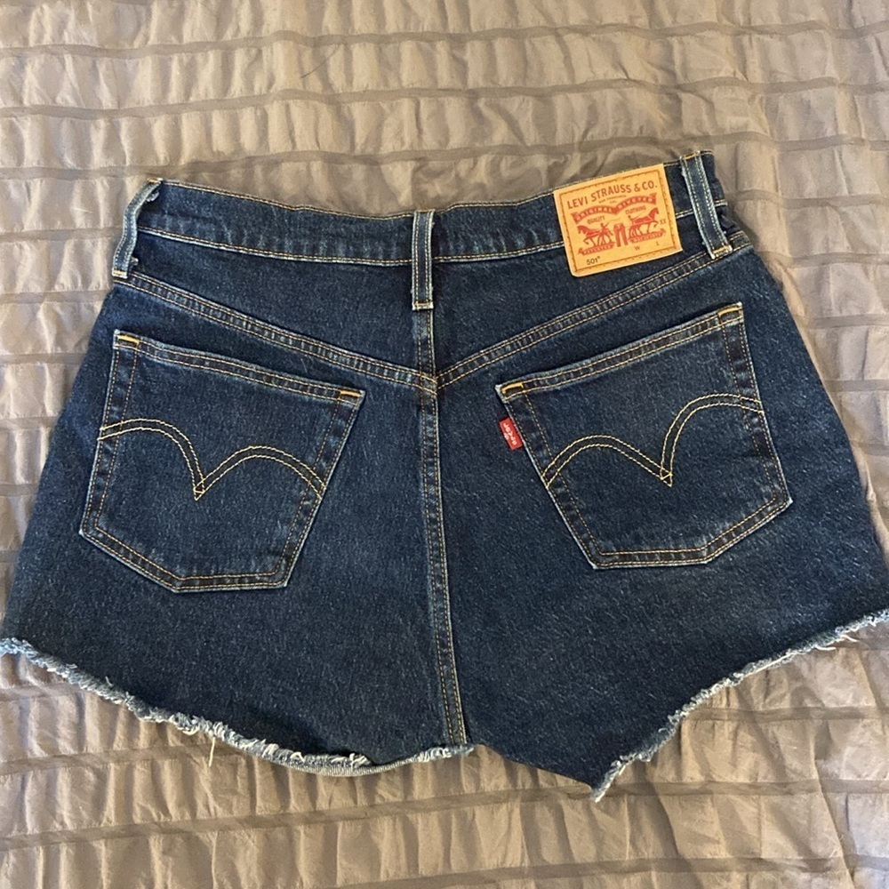 Levi's Women's 501 Original Shorts, Salsa Shaker (Waterless), sz 28 - Picture 2 of 6